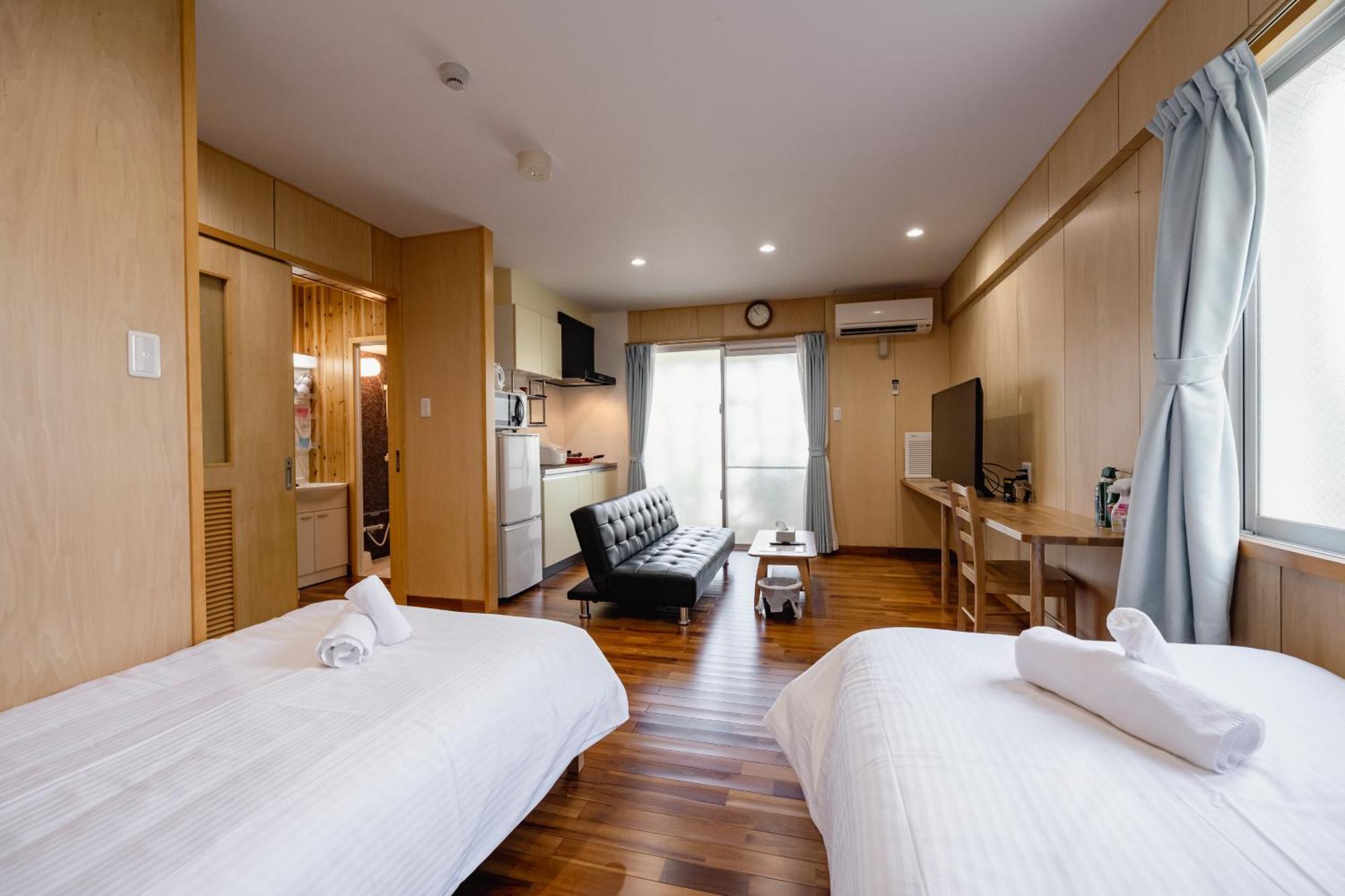 Guest House Kawamitsu Miyakojima  ภายนอก รูปภาพ