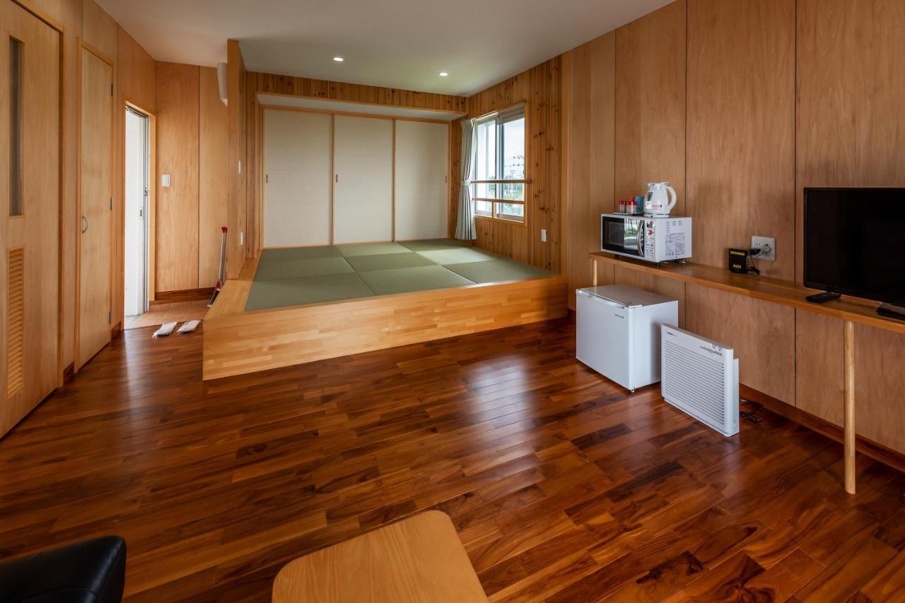 Guest House Kawamitsu Miyakojima  ภายนอก รูปภาพ